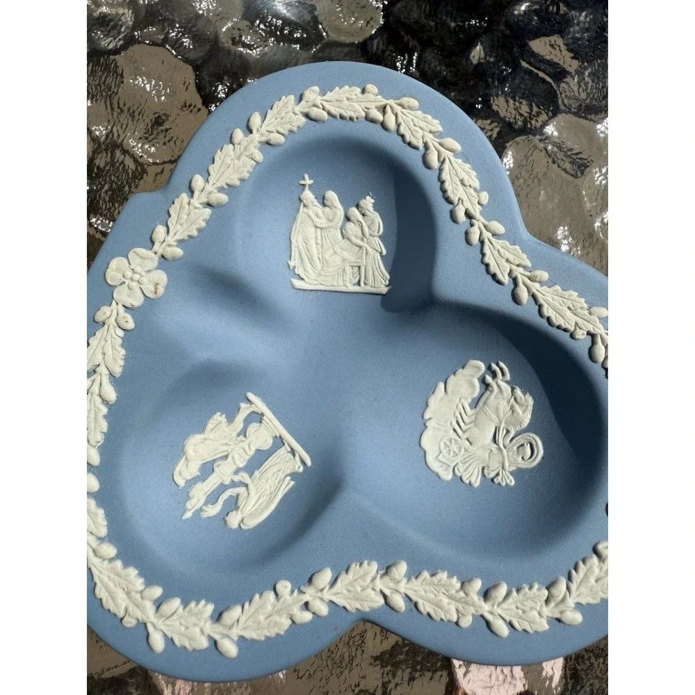 Wedgwood blue jasperware